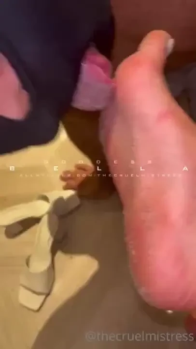 You are a low life loser only good for licking sand of my feet 