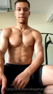 Pec bounce practice lol going to mia lauderdale this weekend maybe