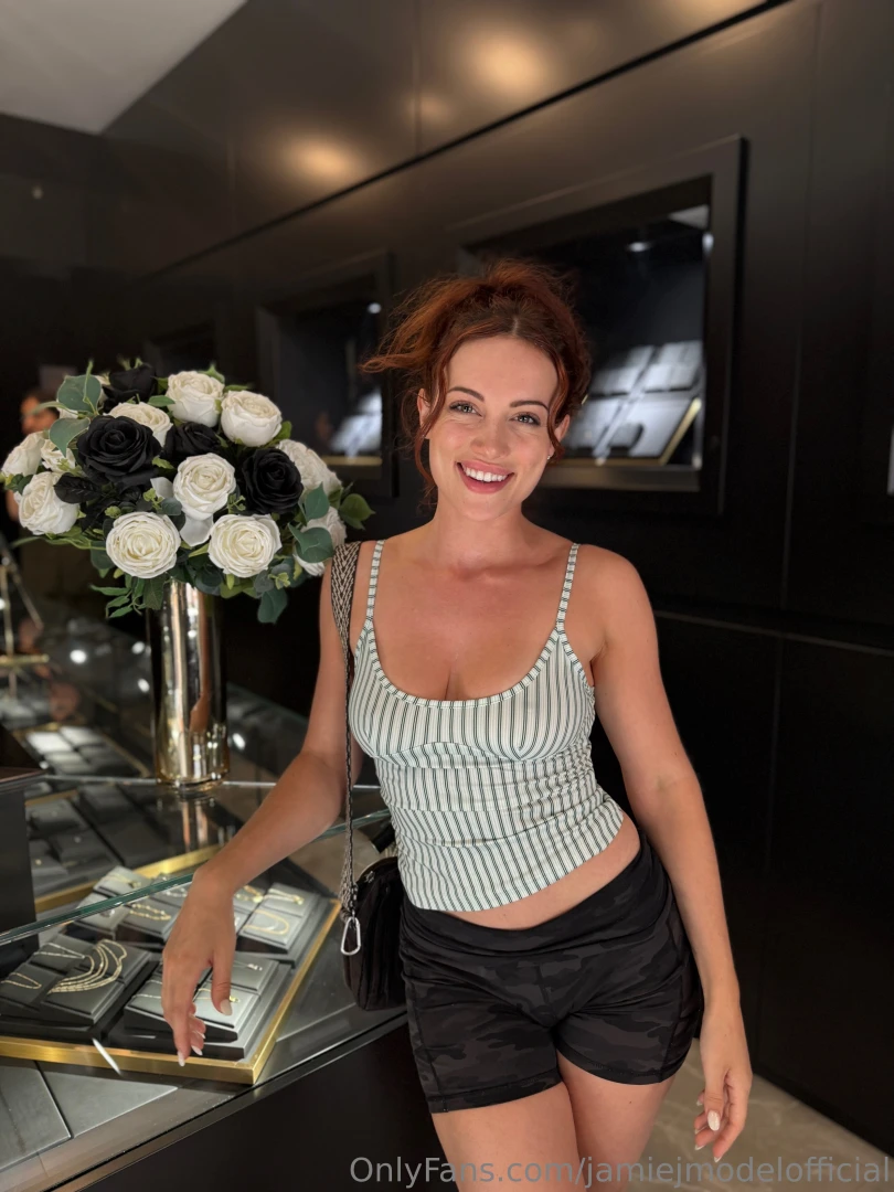 Follow my main uncensoredjamie for more of me 