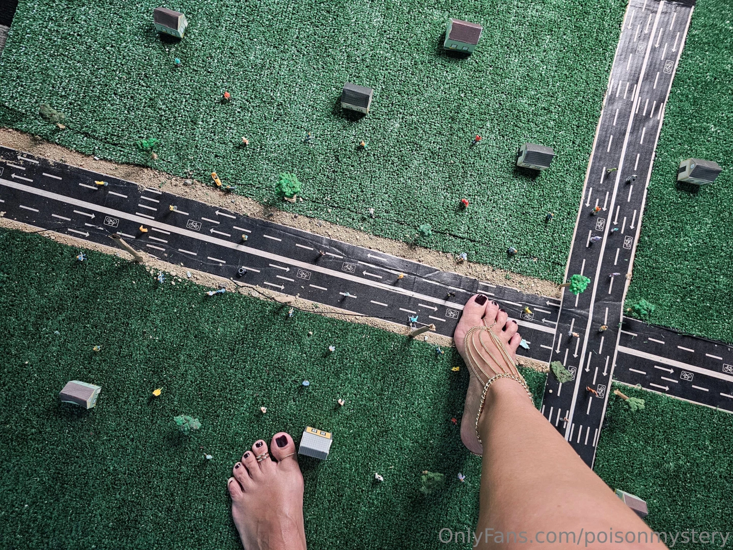 You look so pathetic down there i got a borrowed place to record soon part 1 