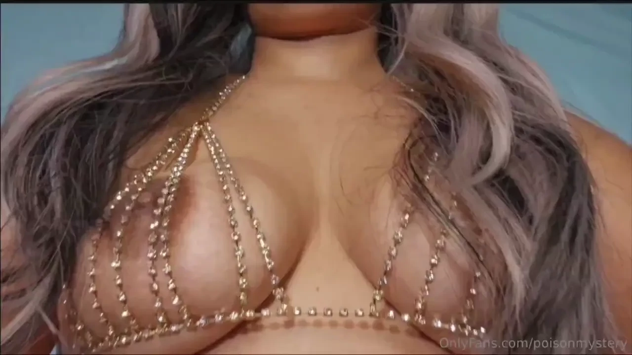 The wait is over the village was crushed by a giant woman angry for 