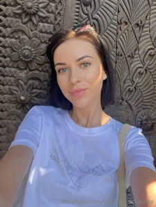 I believe that the eyes are the mirror of the soul what do you see in