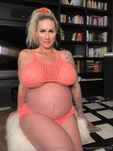 A very naughty mommy