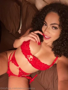 I m live tonightttt 7 30pm pst 10 30pm est cum play