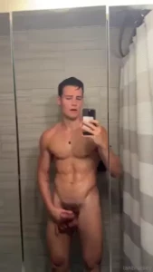 Soo i need yalls help i used to be pretty skinny growing up and