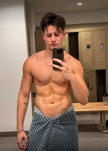 You don t think the towel is unnecessary in this photo the photo would