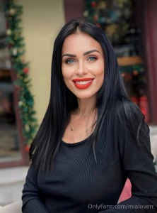 Ana_50shades is wet right now free subscription only now she wants to part 1028