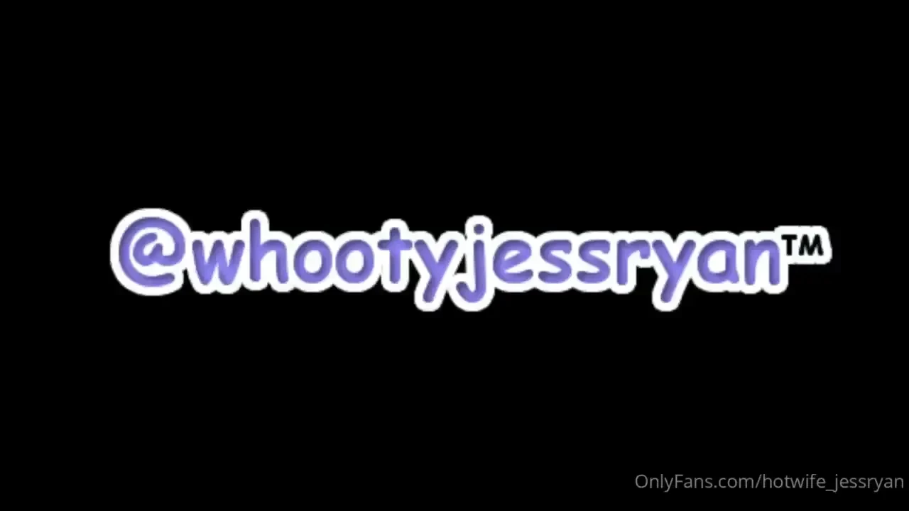 And another new fashion show video this time it s all my thongs and i 