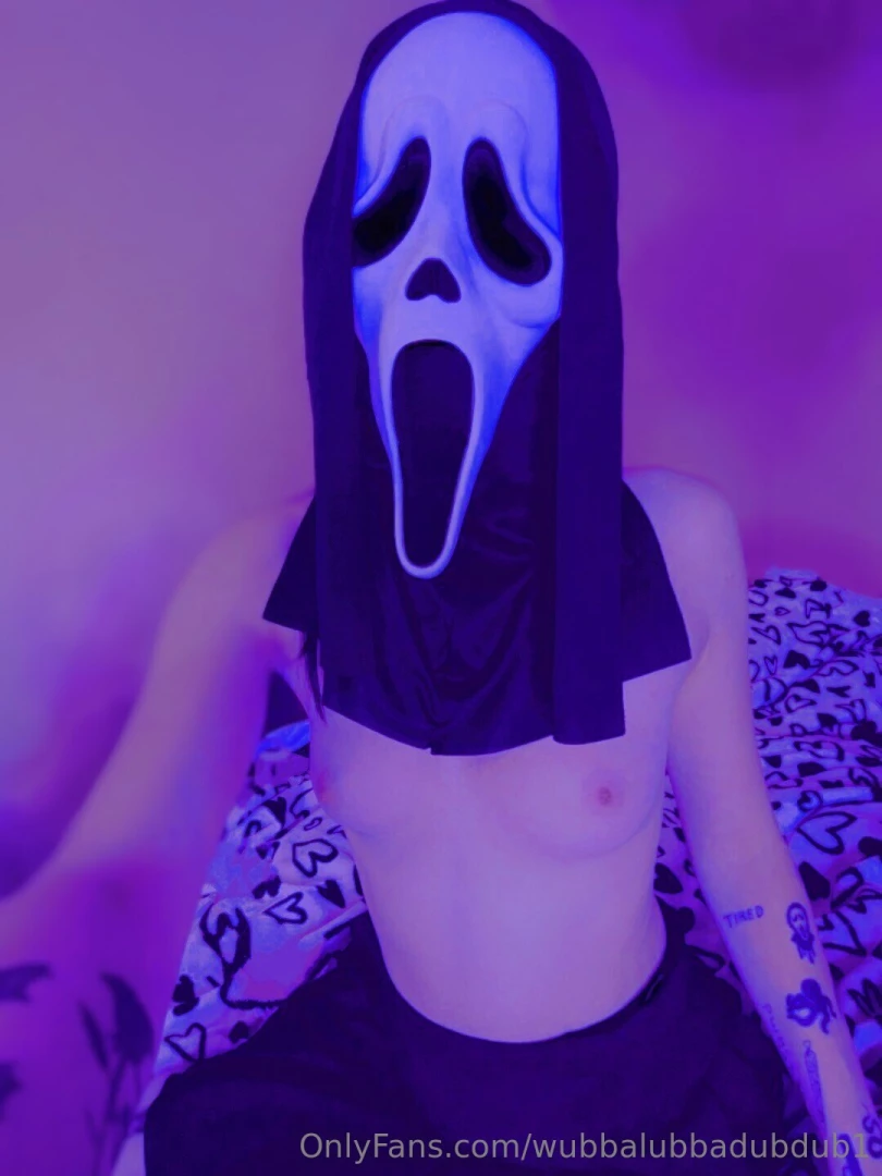 Halloween is cumminggggggg 