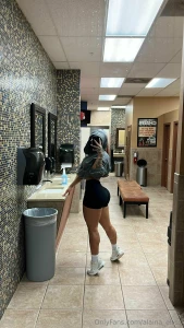 On my tippy toes for the full body pic