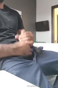 Something about hotel rooms make me want to masturbate all day