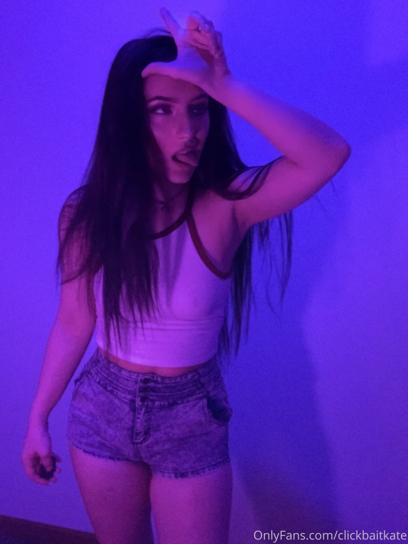 She was lookin kinda dumb 