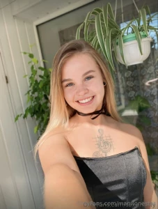 Scrolling sexy molly cute girl sexy molly playing with her pussy she part 14