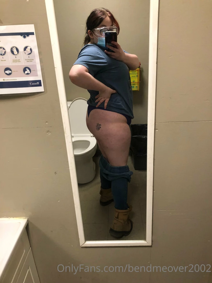 Bathroom selfies at work sometimes i think of getting railed so much i part 1 