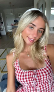 Its giving house wife