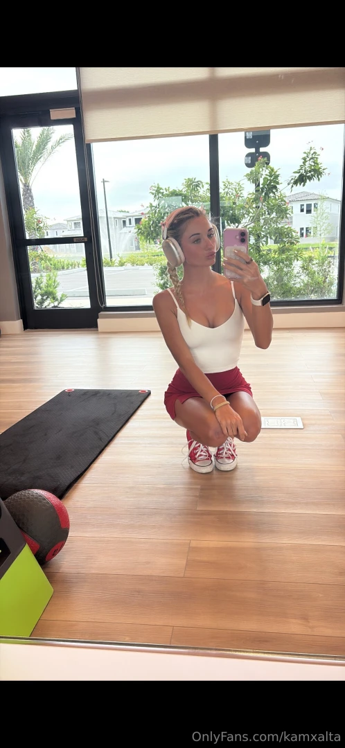 Lol im so petite its crazy part 1 