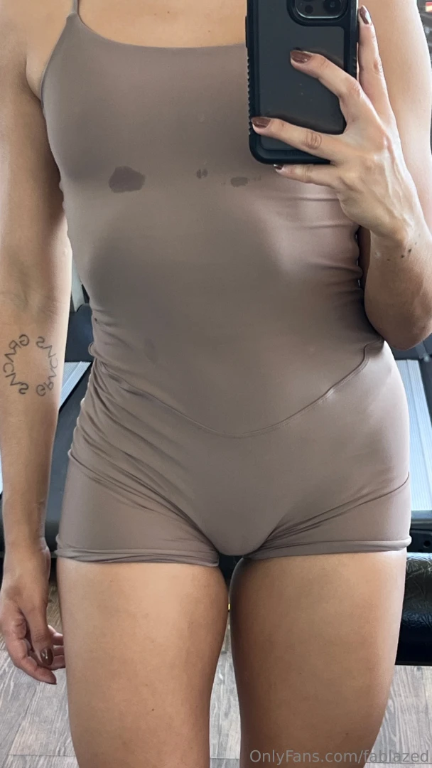 So try to guess if i m wearing panties as que intenta adivinar si 