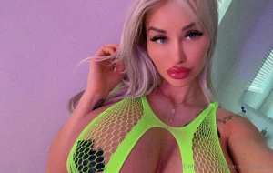 Send me pics of your cock i want to play