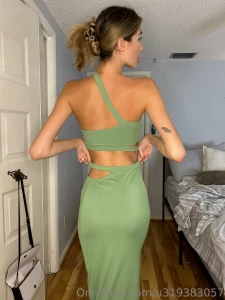 Wearing a dress but nothing underneath wanna take a peek