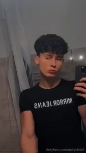 Feeling super dominant need a obedient little whore to fulfill my