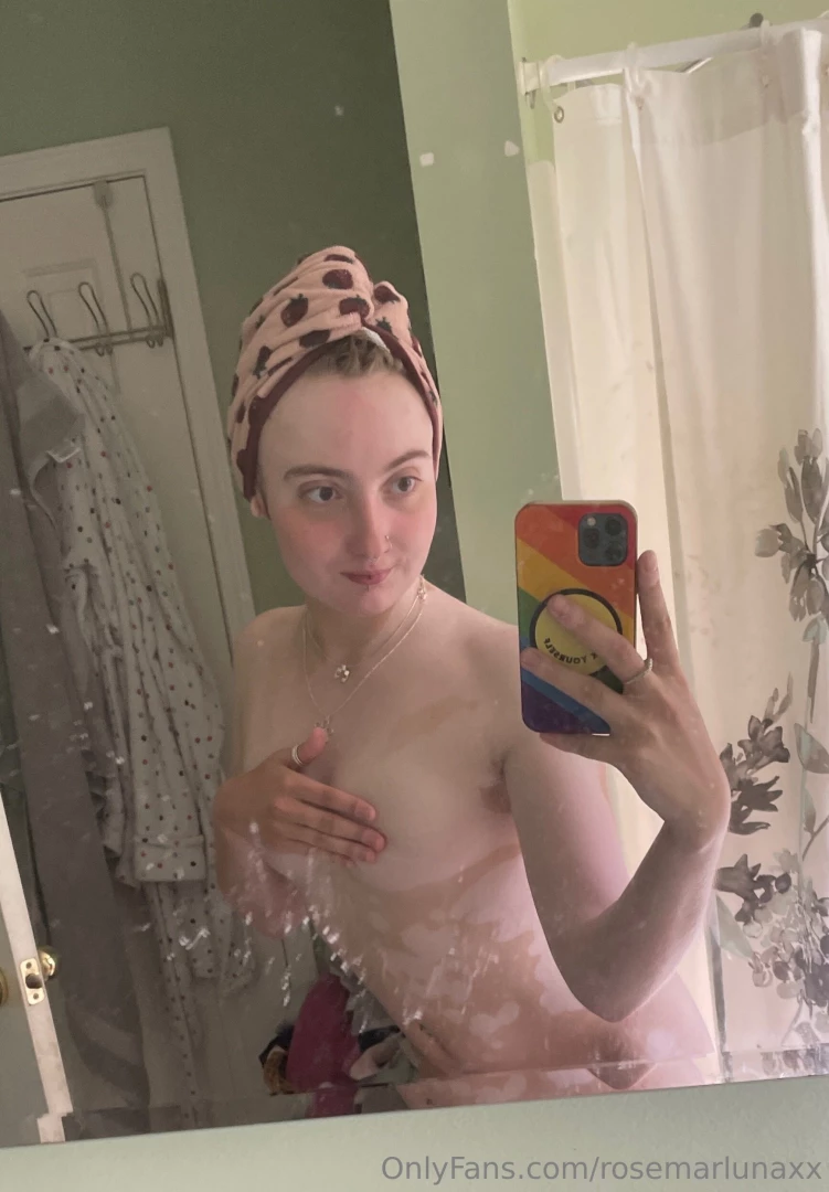 rosemarlunaxx - Would you shower with me part 40 