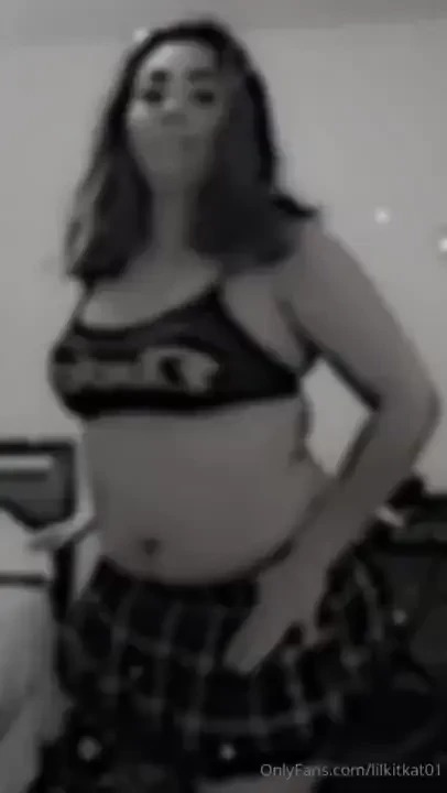 Mmm lilkitkat has a yummy kitty 