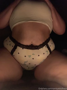 Tell your friends to follow me and i ll leave you a nice surprise in