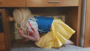 A good sissy can occupy herself under a desk for hours can i kneel