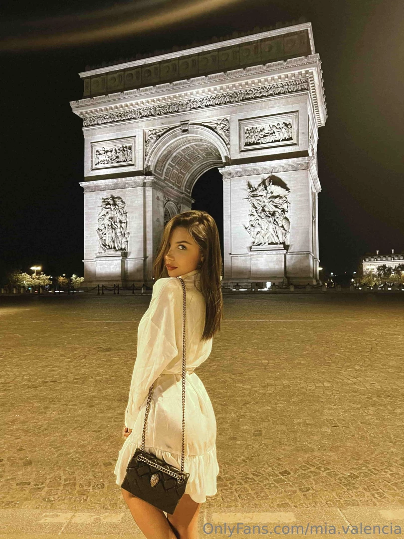 She s my friend realmadisonliv i m sure some of you already know her part 1 