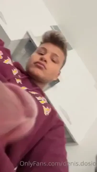 Se vieni in dm ho qualcosa che ti piacer e non il mio delizioso cazzo 