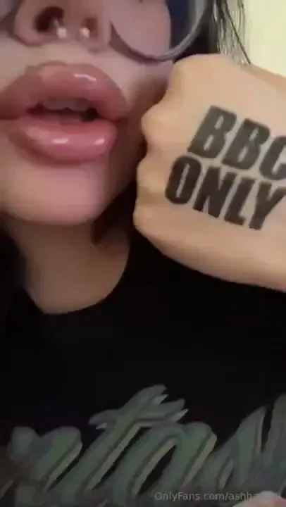Uh uh no touching puny whitebois like u have to pay to fuck their 