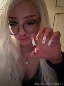 I m literally sooo fucking obsessed w these nails