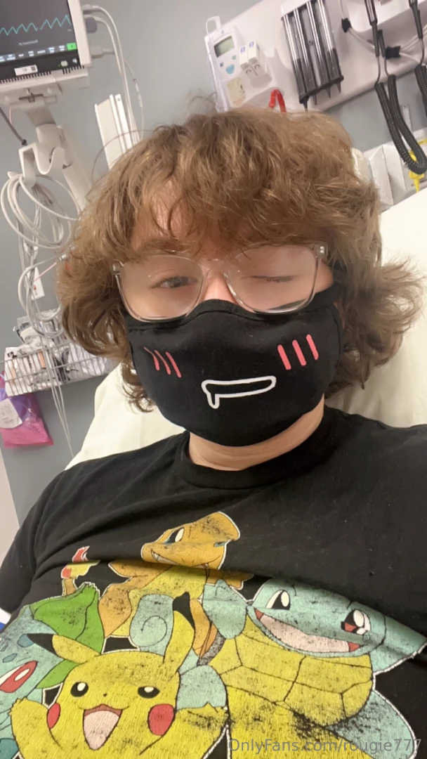 I m sick but at least i went to the hospital in style do you like my 