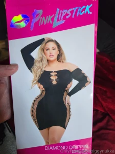 Wanna see how i look in this body suit i ve got 7 photos of me in it