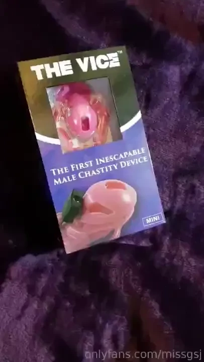 Locking up her little clit in the vice mini 