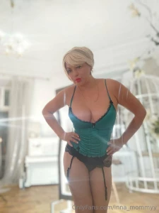 I want someone to touch my wet pussy so bad if you were here where