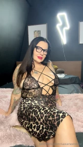 Can i sit on your face its milf monday