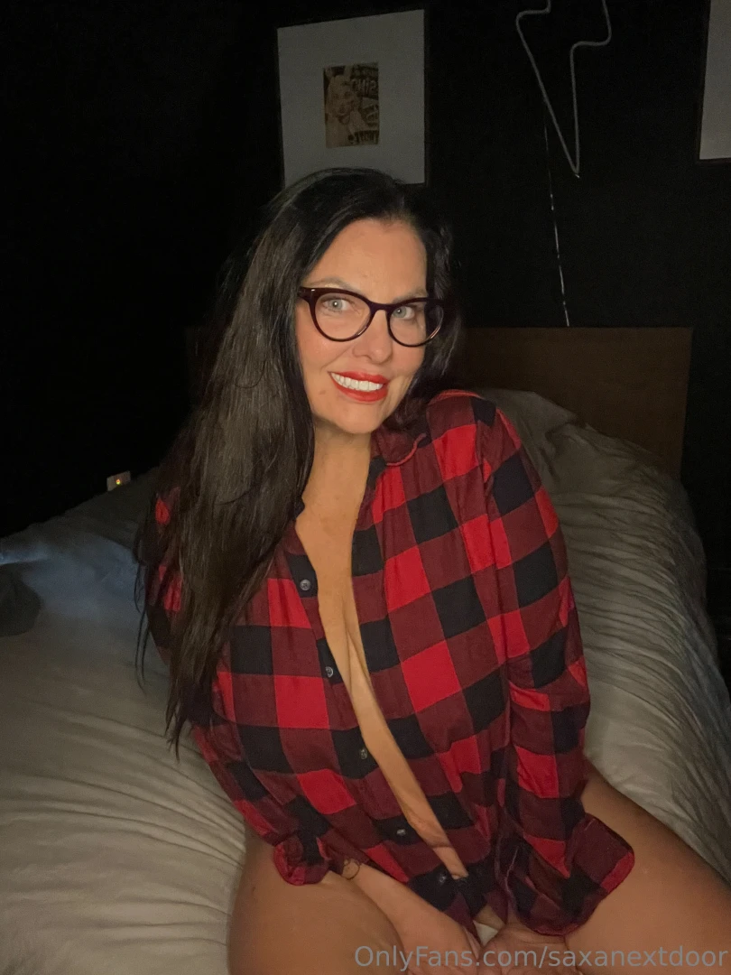 Unlock to see some titties and kitties 