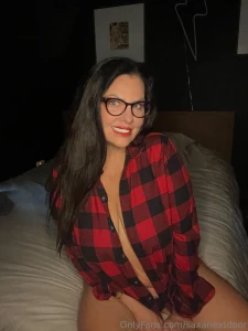 Unlock to see some titties and kitties