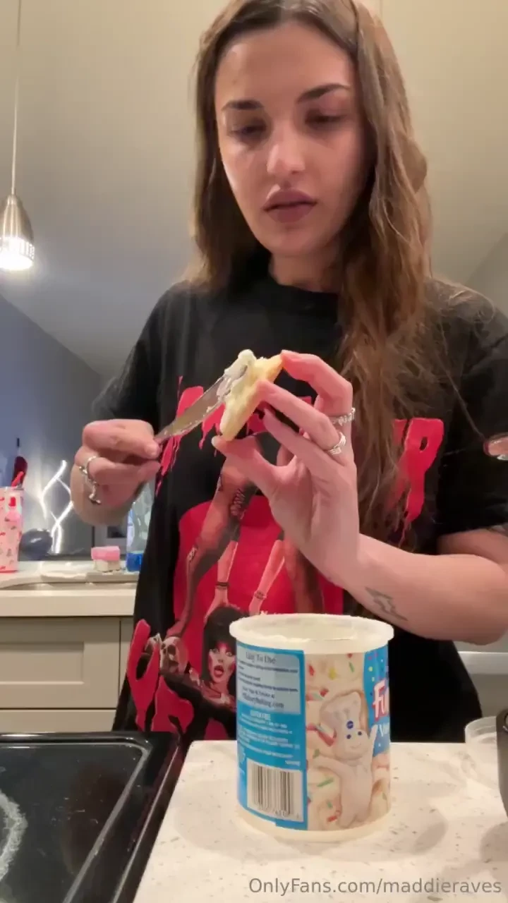 My secret i loooove confetti icing 