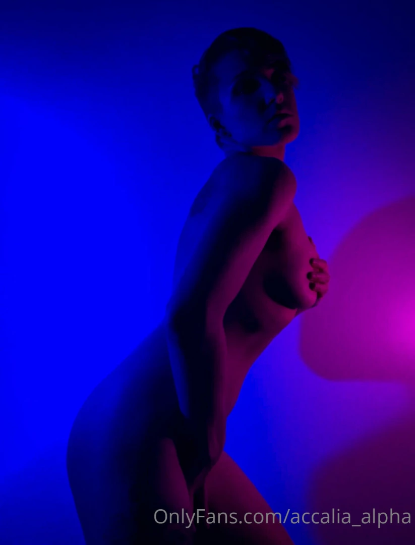 Got inspired by another creator and did a shoot with some fun colored part 2 