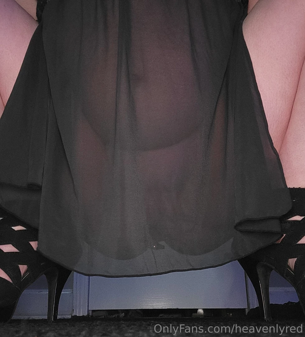 Who s trying to get a 4 minute custom of me teasing and fucking myself part 3 