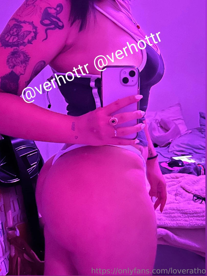 I look this hot playing roblox 