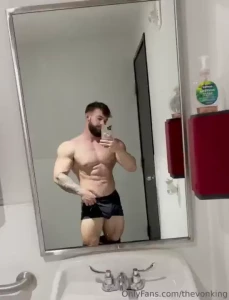 Yoooooo guys just finished up at the gym i m gonna be doing a birthday
