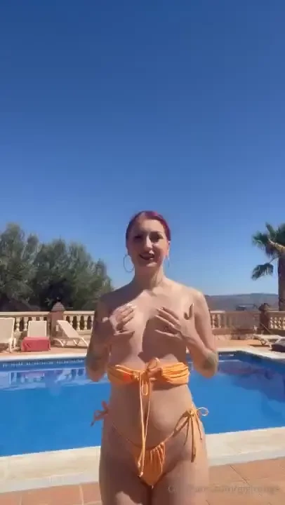 Titty flashing in the sun part 1 