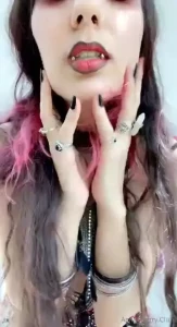 Let stryx hipnotize you with the sounds and movements of deep