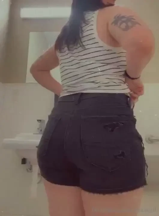 Isn t my outfit so cute today 