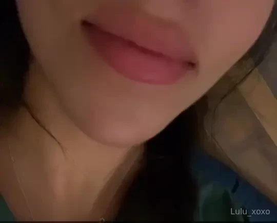 Wanna taste my lips babes 