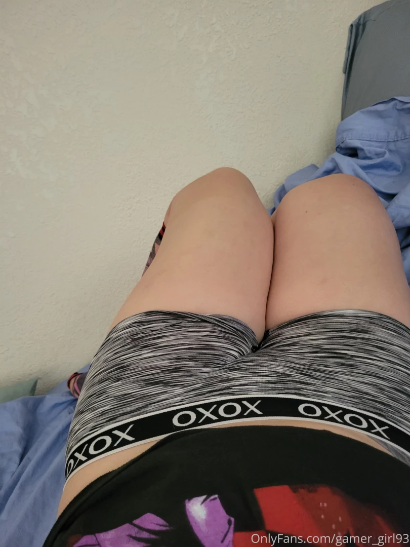Fuck your thigh gap enjoy the curves 