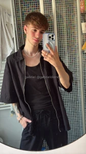 Too many clothes i know but the pic is cute